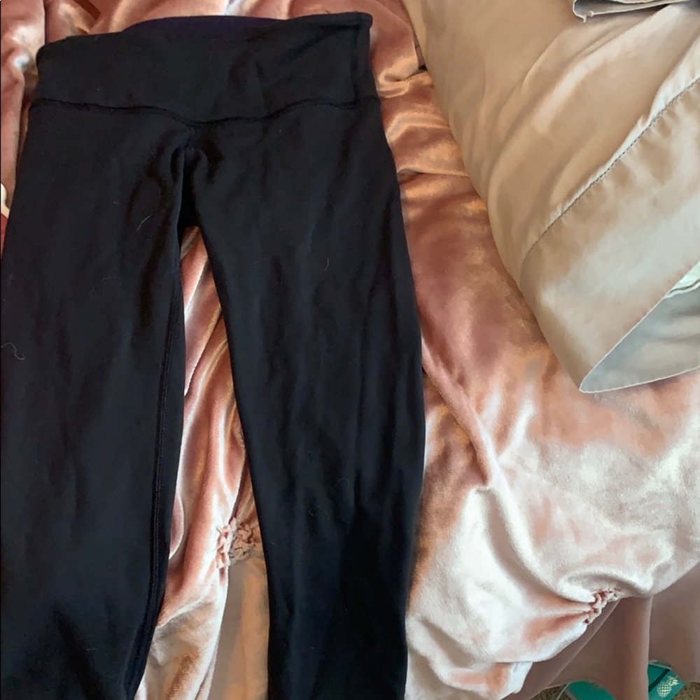 LULULEMON REVERSIBLE CROPPED LEGGINGS